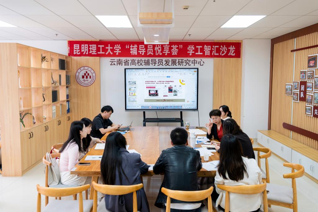 陈华仙副书记1.jpg