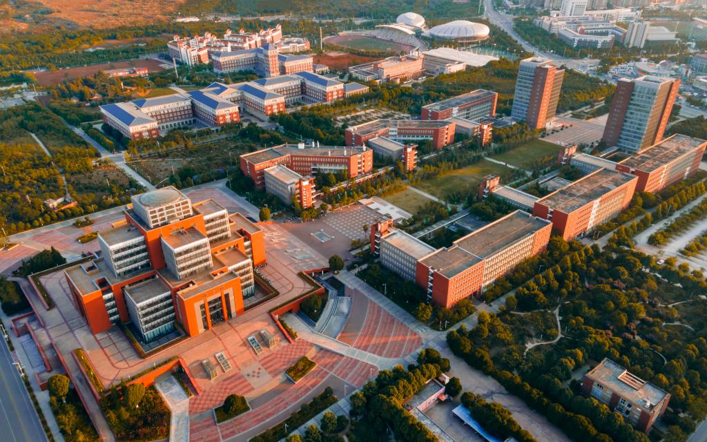 昆明理工大学校园风光图片