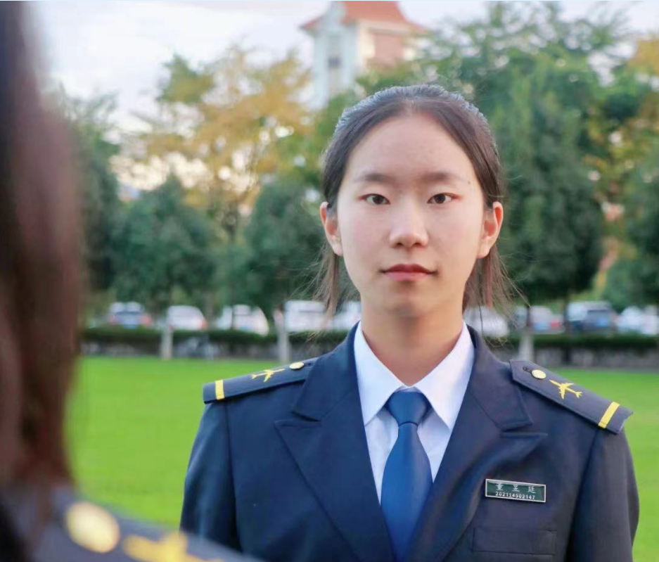 历史首次!昆工民航与航空学院迎来女飞行学员(供图)